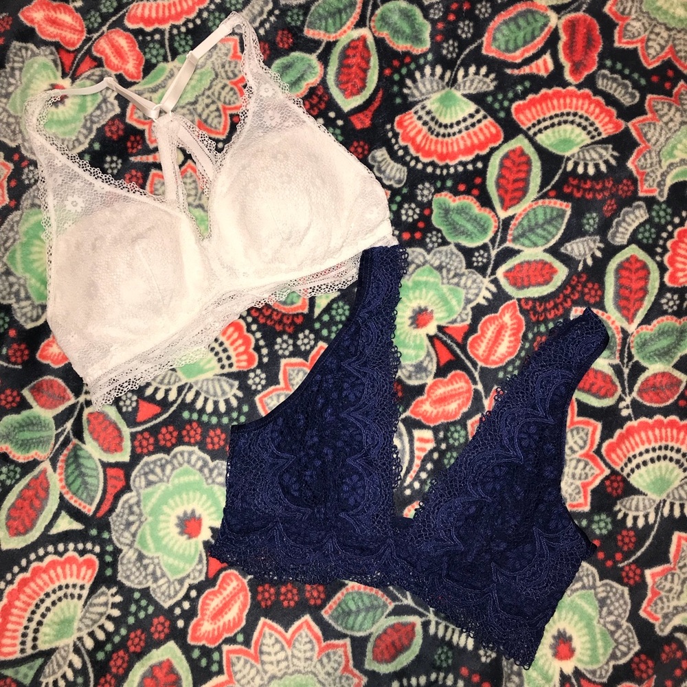2 VS bralettes